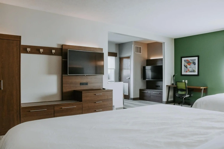 Quadruple Suite