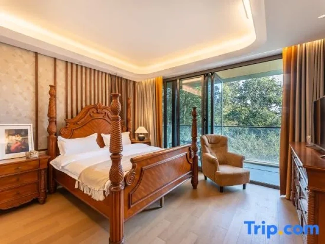 2 Bedrooms Villa