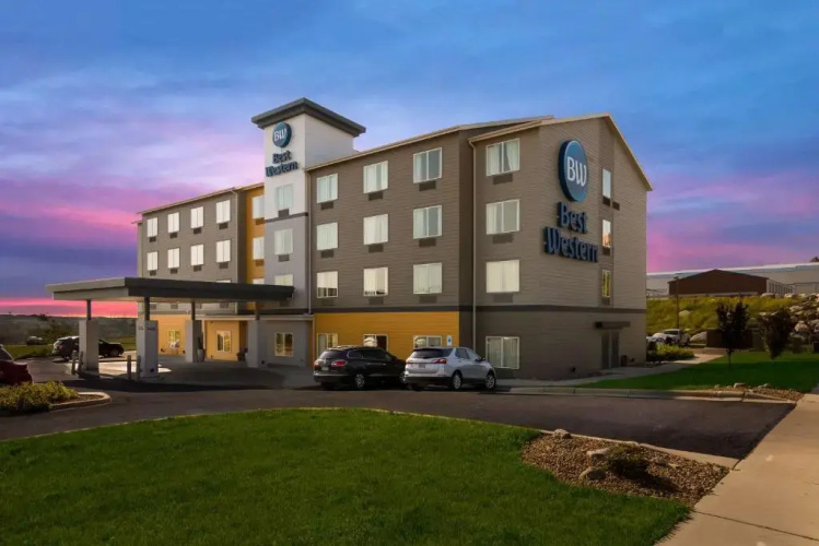 Super 8 Bismarck North