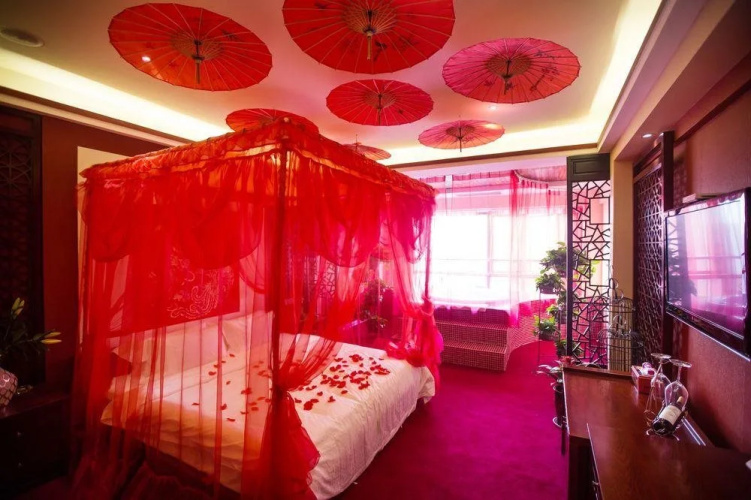 Luoyang Love Romantic Scene Hotel(洛阳唯爱浪漫场景酒店(新都汇王城公园地铁站店))