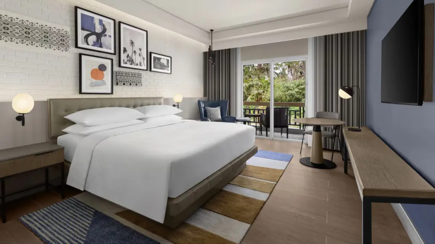 Deluxe Double room with balcony and with garden view