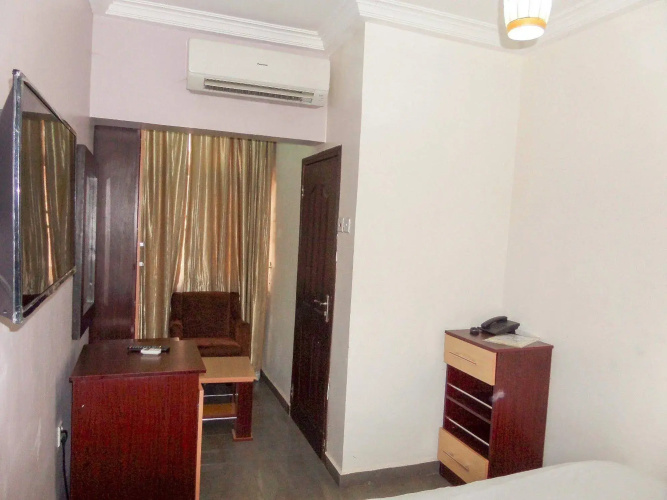 Britannia Hotel and Suites