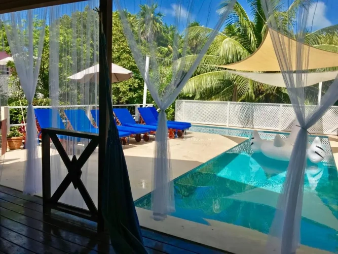 2 Bedrooms Cottage with pool view
