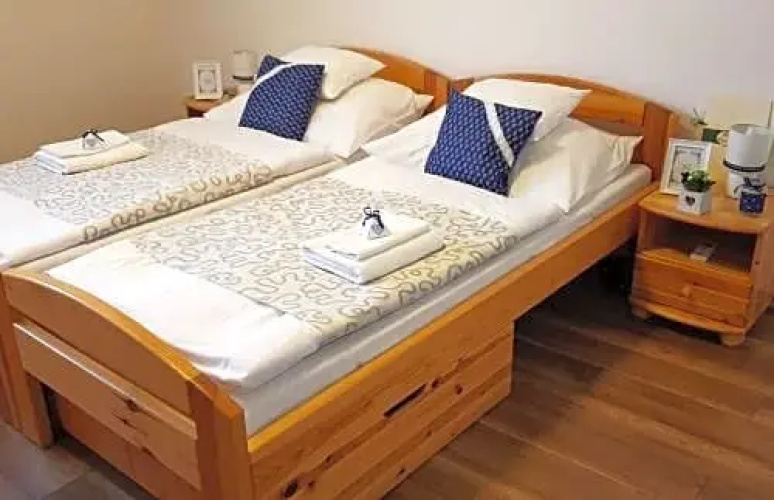 Rétespajta és Apartmanház