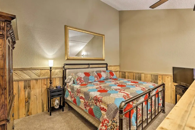 Granby Condo w/ Pool Access, Near Hiking & Skiing!