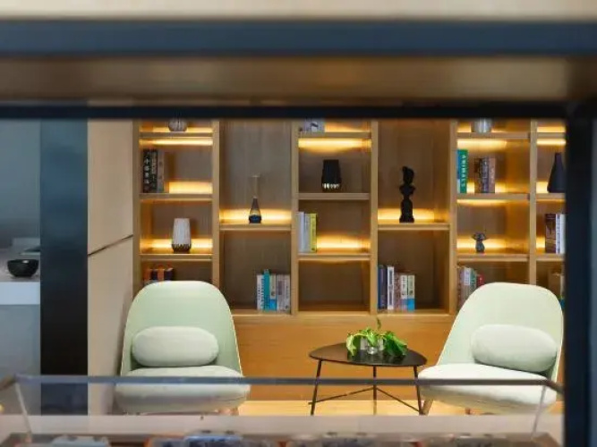 Qbox Hotel