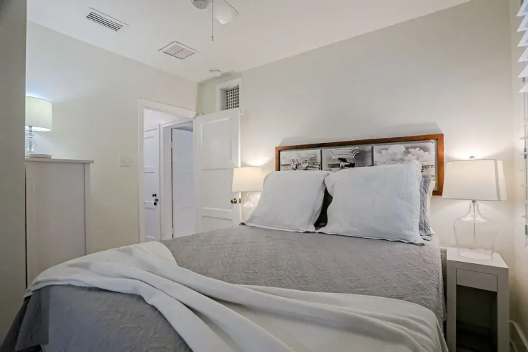 Bright 1940s Beach Cottage With Cabana Plus Private Pool