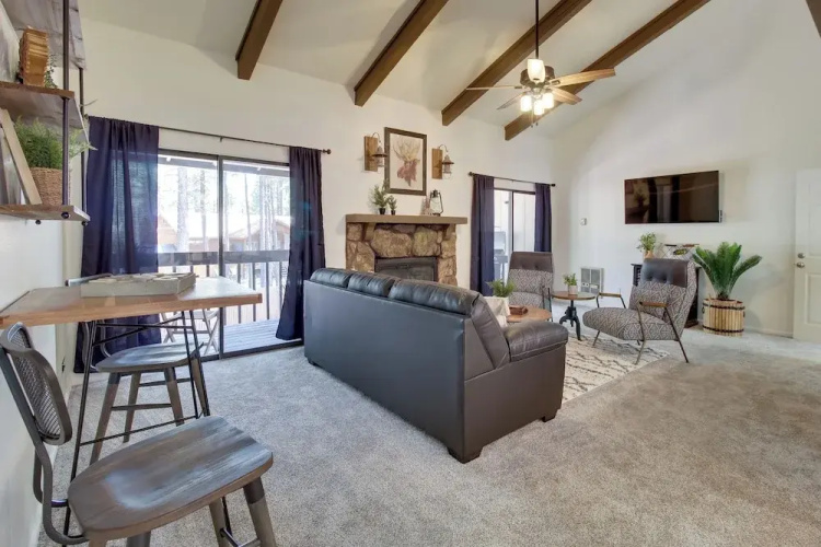 Forest-view Balcony: Pinetop-lakeside Condo