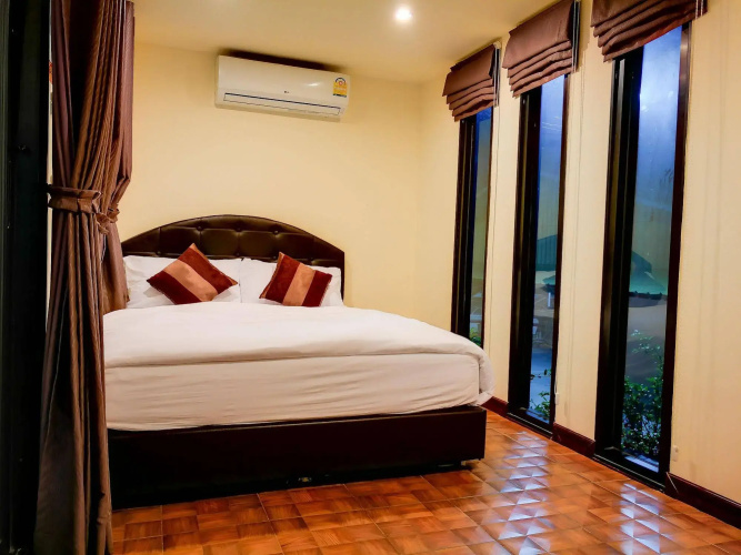 Hua Hin In Boxes