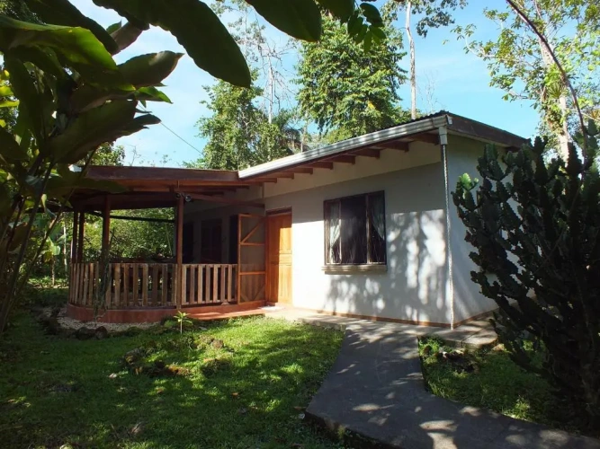 2 Bedrooms Bungalow