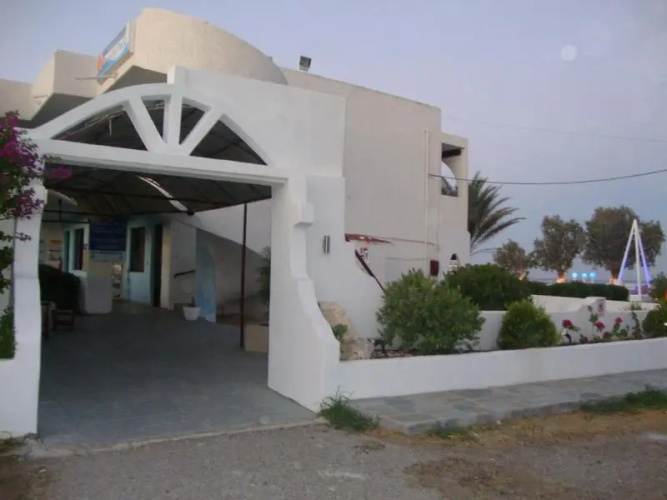 Gregory Peck Beach Break Apartments
