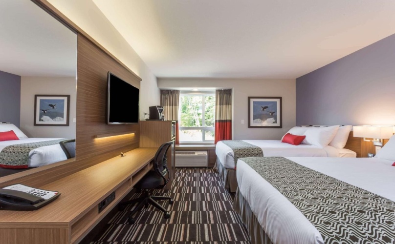 Microtel Inn & Suites By Wyndham Mont Tremblant photo 7