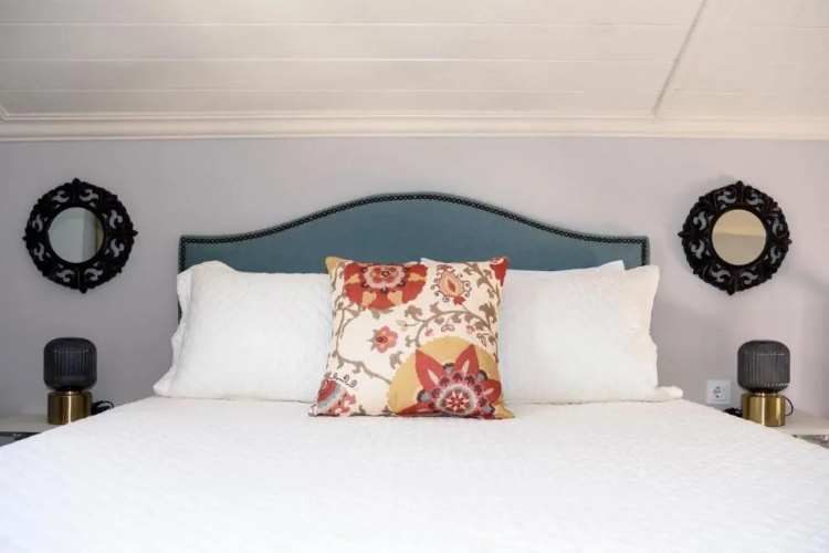 Nafsika Suites
