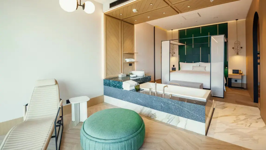 Premium Double Suite with balcony