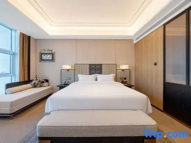 Standard Double room with city view