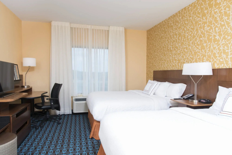 Fairfield Inn & Suites