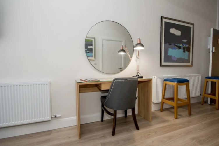 The James Suites