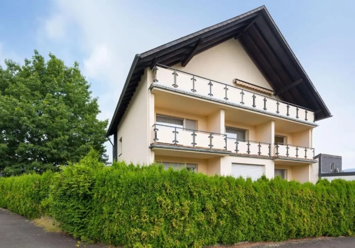 3 Bedrooms Apartment