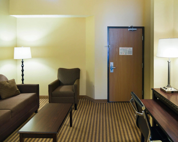 Comfort Suites DFW Airport