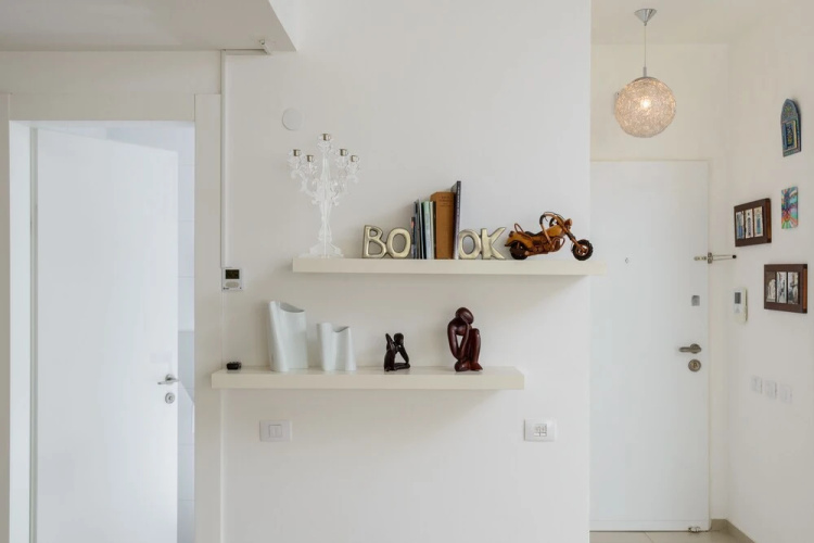 High Standard Seaside Apartment w/ Parking