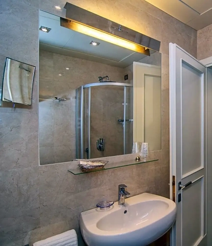 Standard Triple room with balcony and seafront