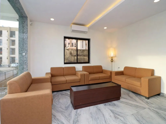 OYO 12143 Hotel SKD