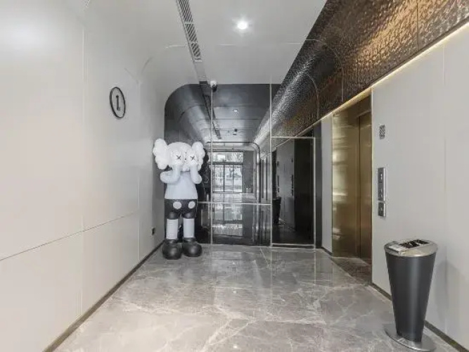 X Hotel