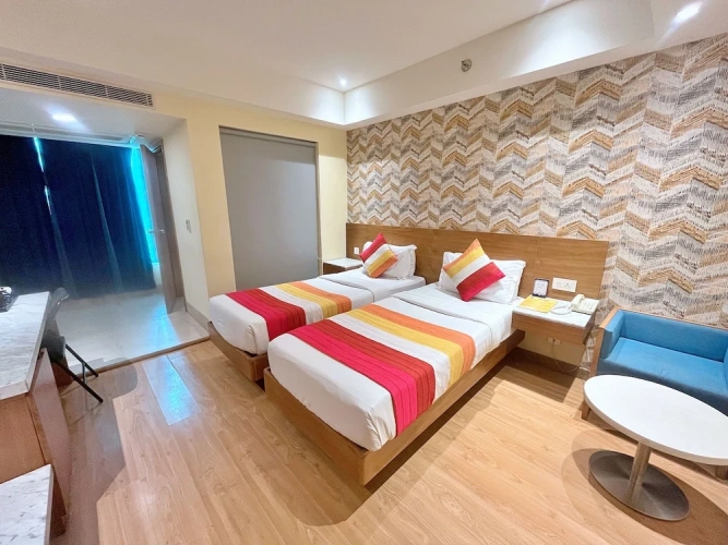 Deluxe Double room with city view