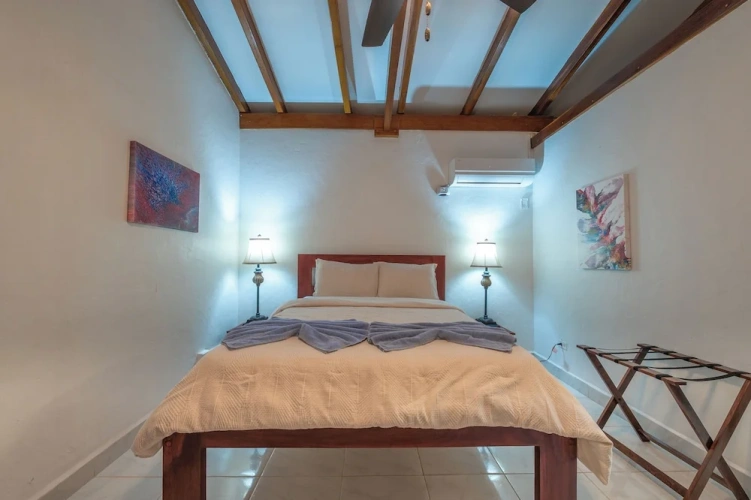Standard Twin room with pool view