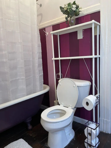 B-Love's Guest House