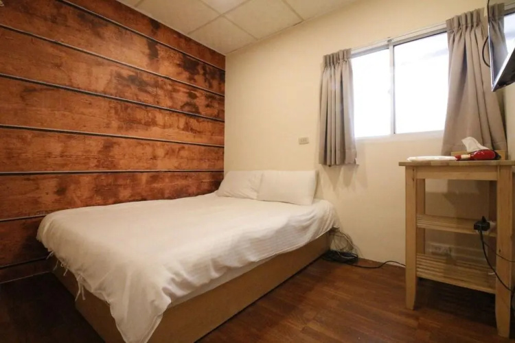 Feng Chia Easy Home