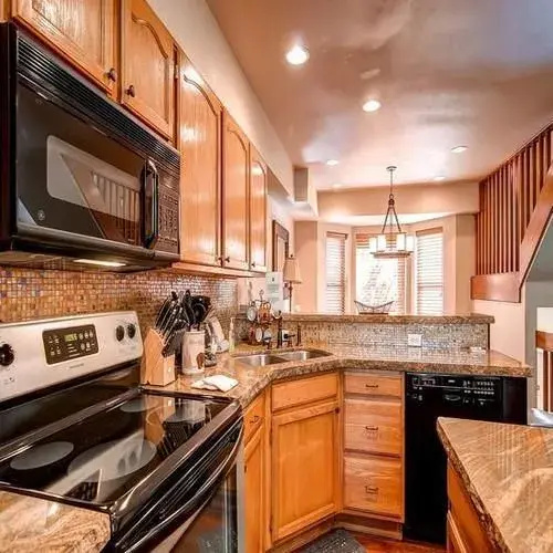 Village Point By Pinnacle Lodging