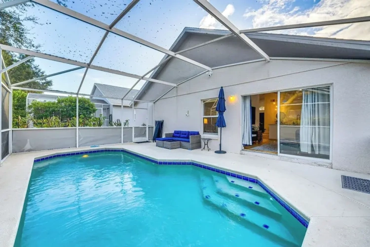 4 Bedrooms Cottage