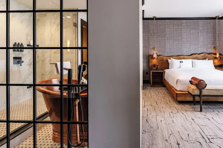 Hotel Renegade