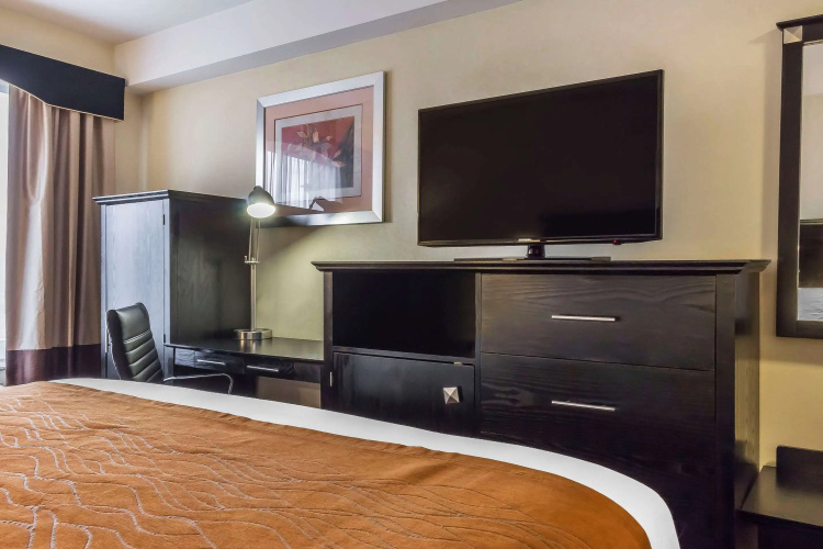 Comfort Inn & Suites LaGuardia Airport photo 8