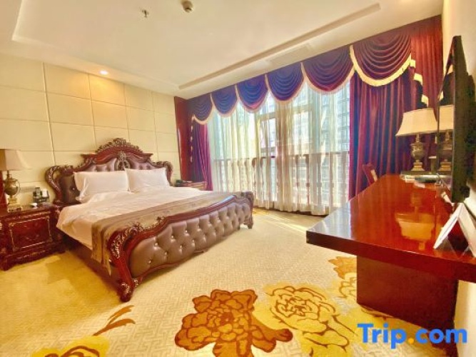 Deluxe Suite