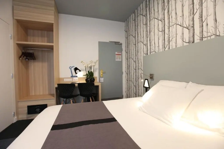 Standard Double room with view