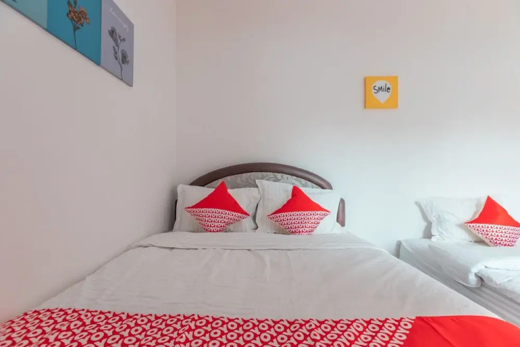 Oyo 2229 Dolfie Residence