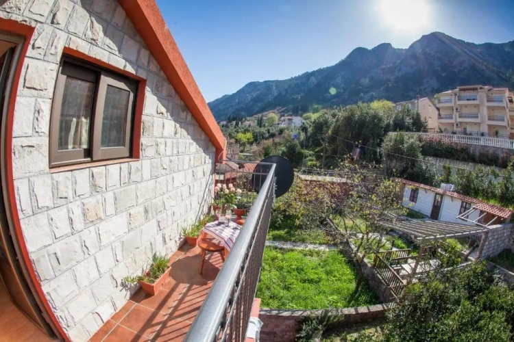 1 Bedroom Apartment with balcony and with sea view