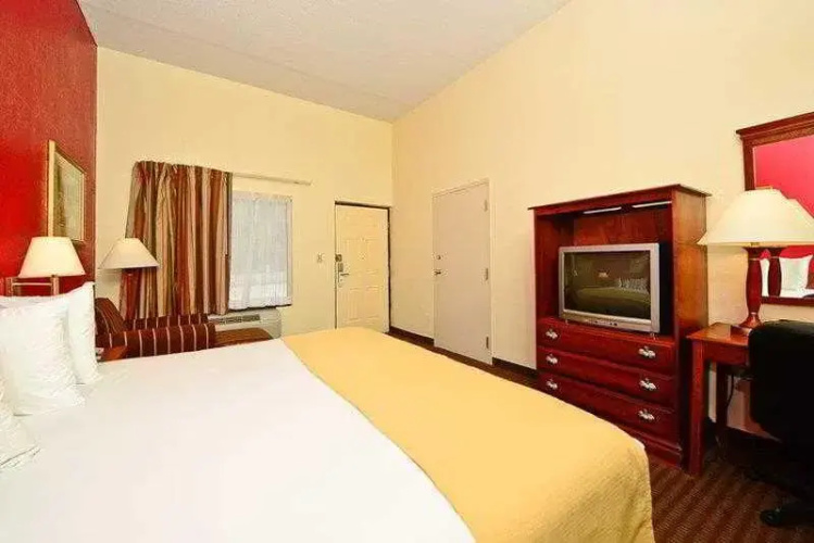 Manchester Heritage Inn & Suites
