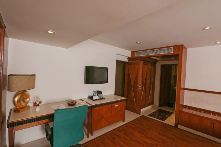 Hotel Trinity IsleOver view