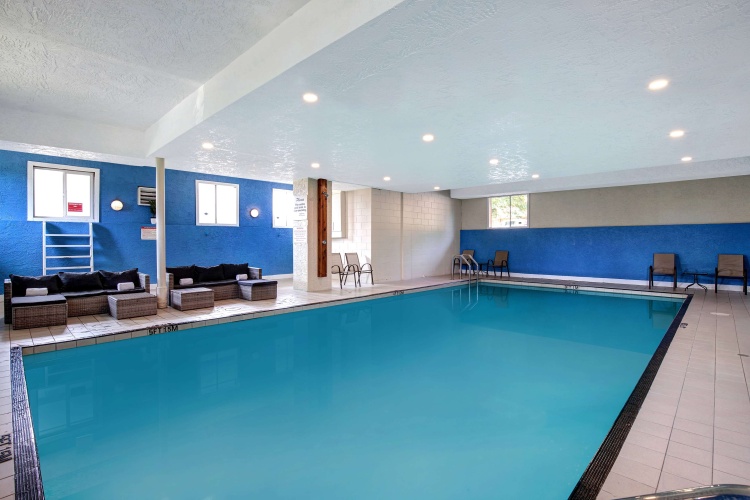 Days Inn by Wyndham Victoria Uptown photo 11