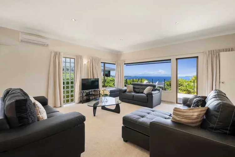 Lake View Luxury