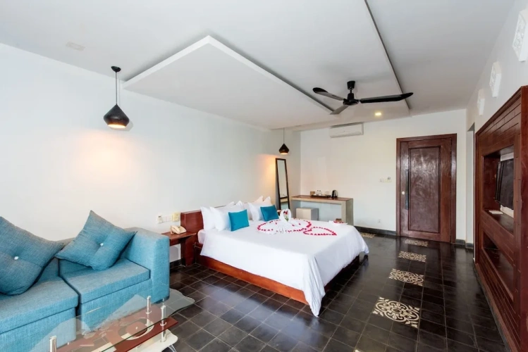 4 Bedrooms Villa
