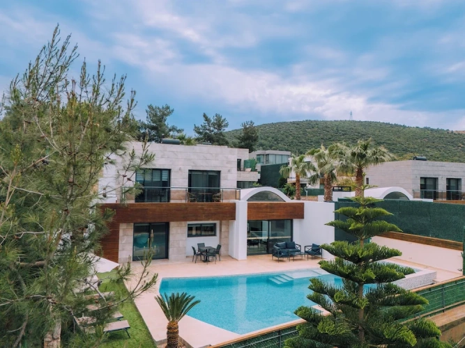 3 Bedrooms Premier Villa