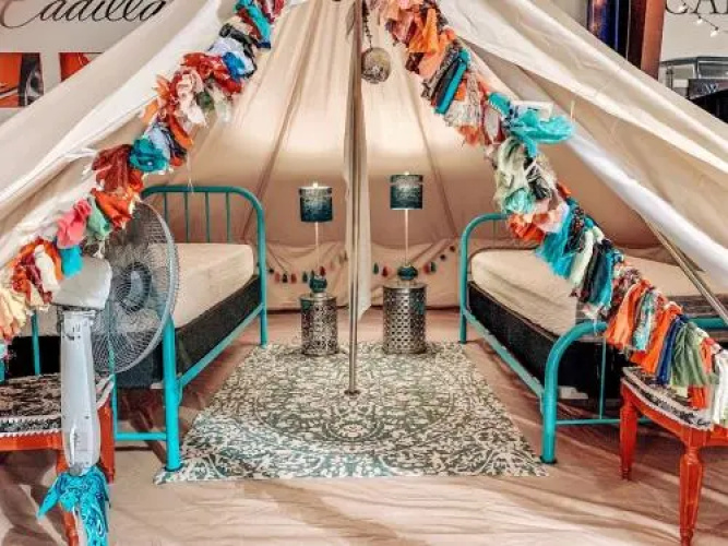 Lone Star Glamp Inn