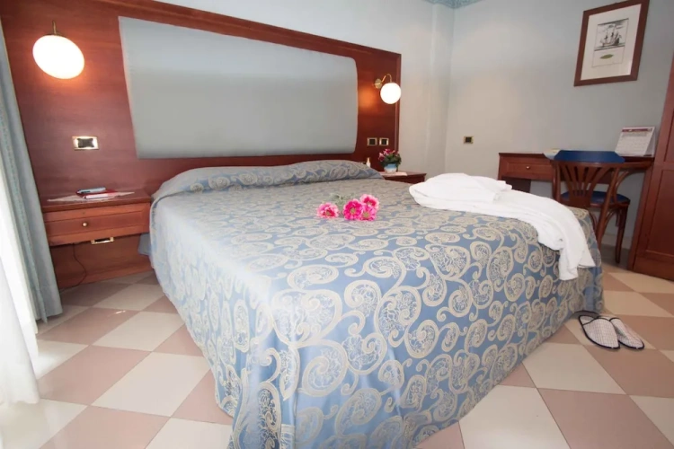 1 Bedroom Apartment with sea view