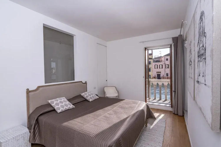 La Loggia Grand Canal