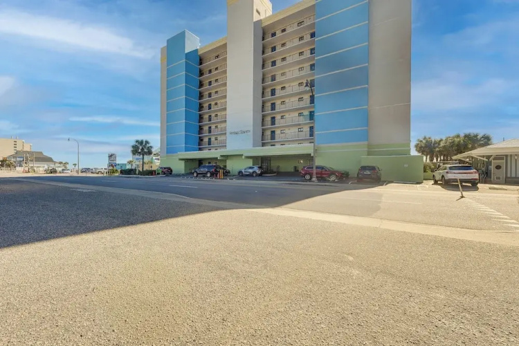 Steps to Sand! 8th-floor North Myrtle Beach Condo