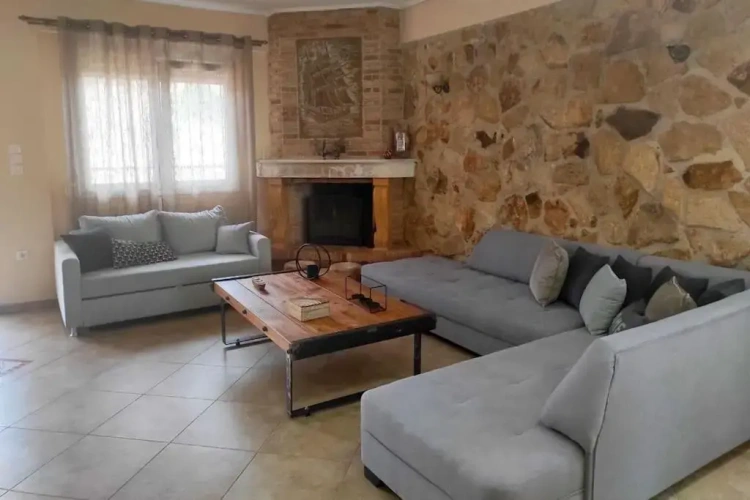 2 Bedrooms Villa
